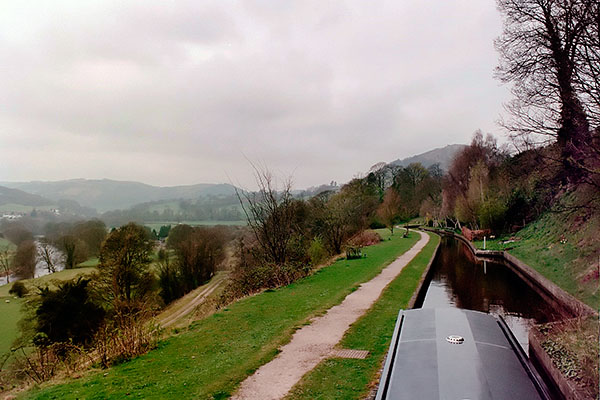 Narrowboat. One-way section of Llangollen canal