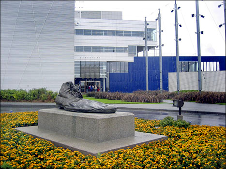 Another view of the clown shoe sculpture at the entrance to Cirque du Soleil headquarters.